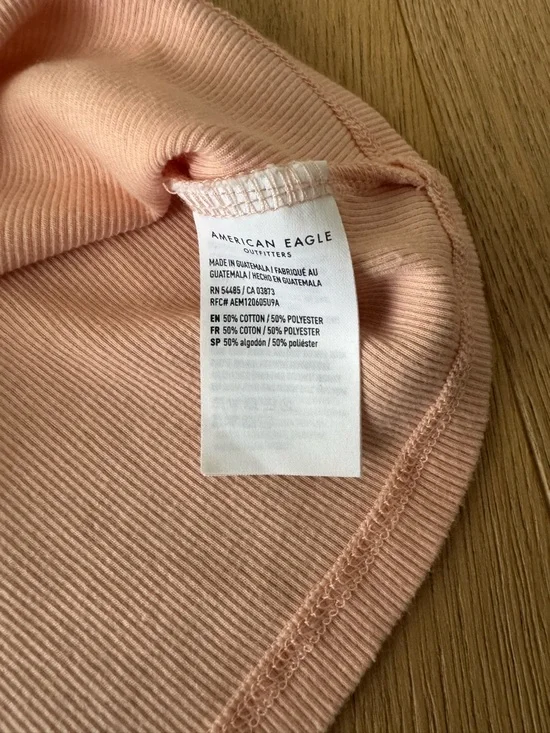 AE Band Tee Willie Nelson Pink Graphic Crop Tee XSmall - Picture 8 of 10